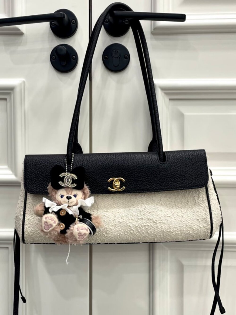 Classic CHANEL   bag: A Stylish and Versatile Choice for Elegance